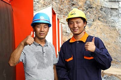 现在很多企业设备卖出去就不管客户了，让客户太失望了，造成严重损失。不知道你们的售后服务怎么样？